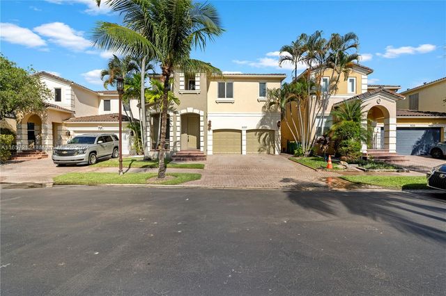 $2,506,650 | 21227 Northeast 31st Place | Aventura