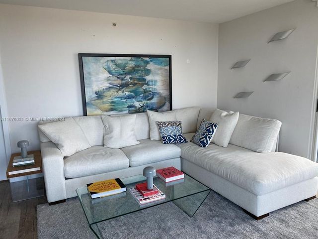 $8,500 | 90 Alton Road, Unit 1411 | South of Fifth