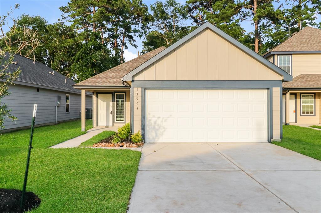 a view of backyard of house garage