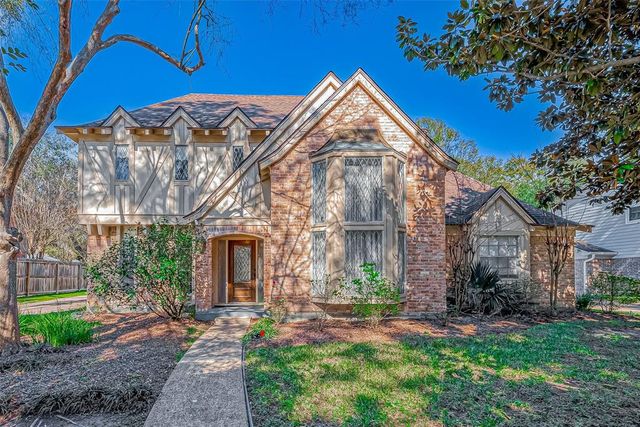 $375,000 | 2403 Little Cedar Drive | Kingwood West