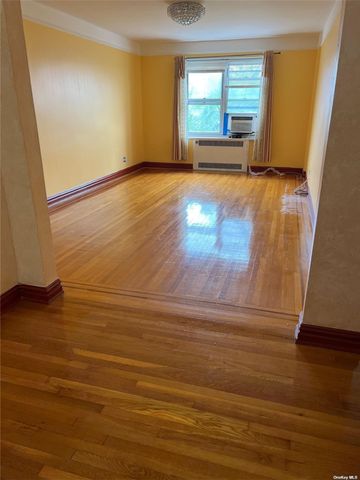 $2,200 | 61-41 Saunders Street, Unit B51 | Rego Park