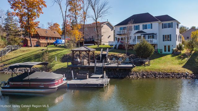 $985,000 | 18 Valley Court | Sleepy Hollow Lake