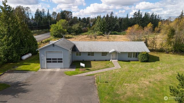 $685,000 | 858 East Smith Road