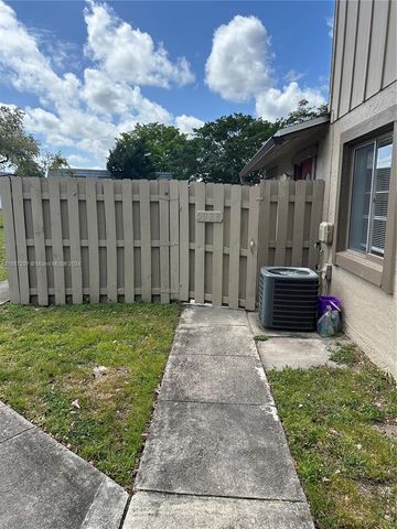 $2,000 | 5928 Northwest 21st Street, Unit 49C | Lauderhill