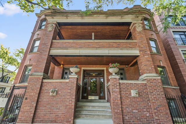 $349,000 | 3003 West Logan Boulevard, Unit 1 | Logan Square