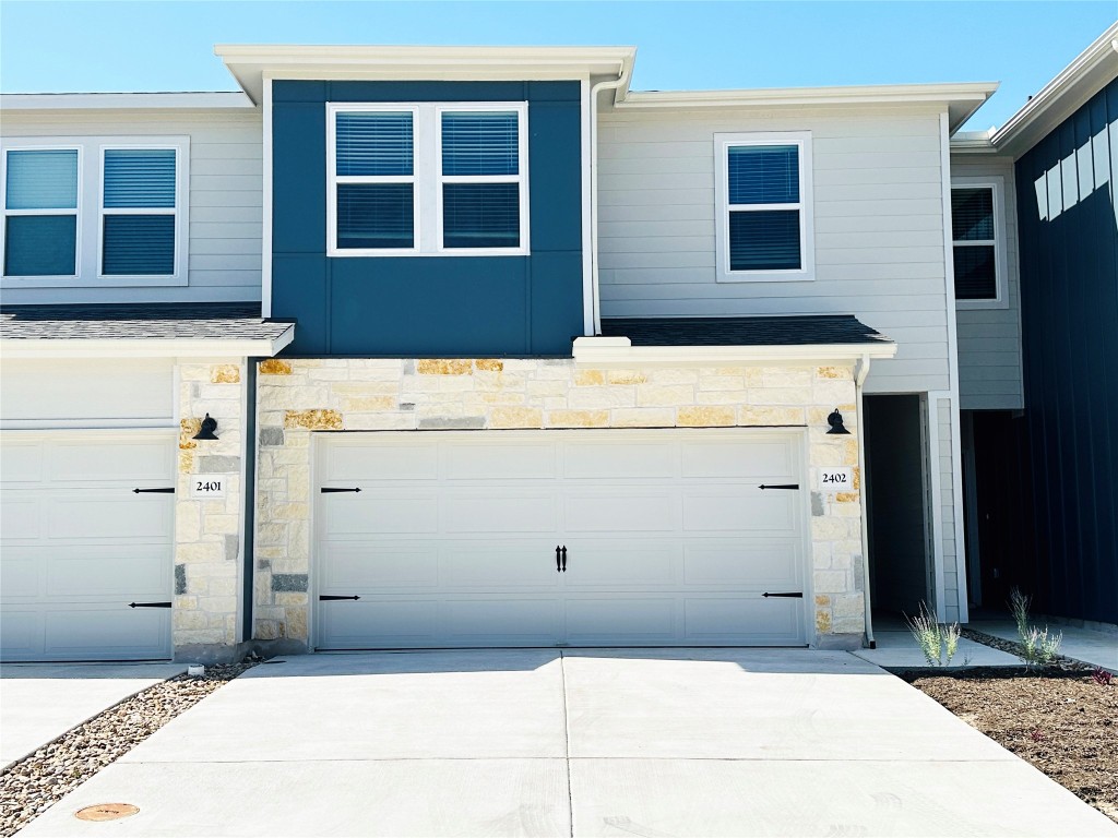 a view of a house with entryway