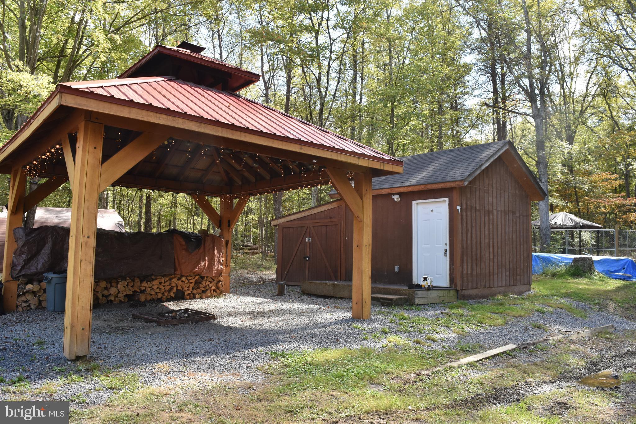 Cabin and pavillion