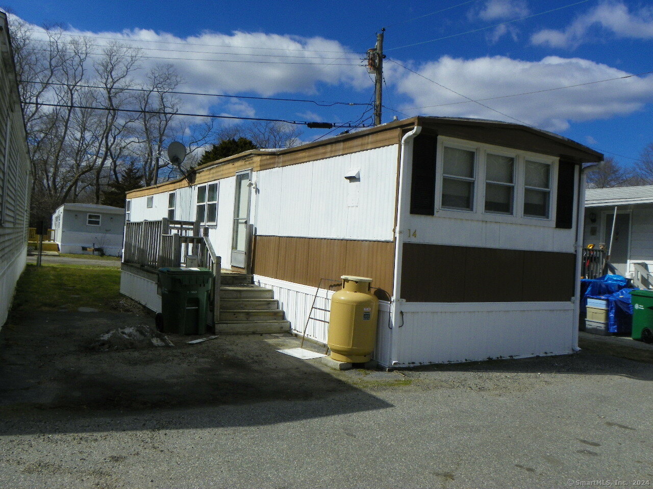 a view of a back yard of the house