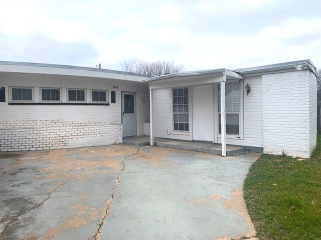 $144,900 | 1966 Amarillo Street | Over Place Area