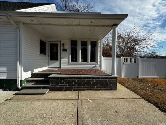 $4,500 | 927 Jackson Avenue | North Lindenhurst