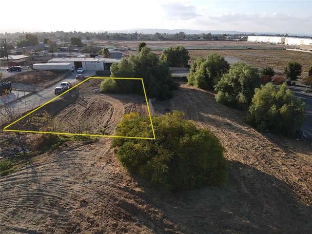 $330,000 | 1775 1/2 Acre Street | Norco