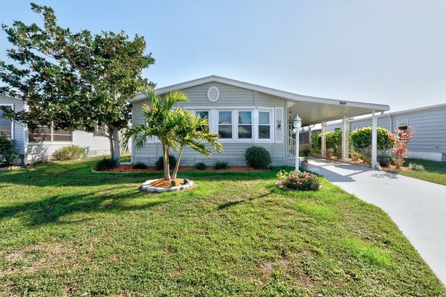 $209,900 | 909 Hyacinth Circle | Barefoot Bay