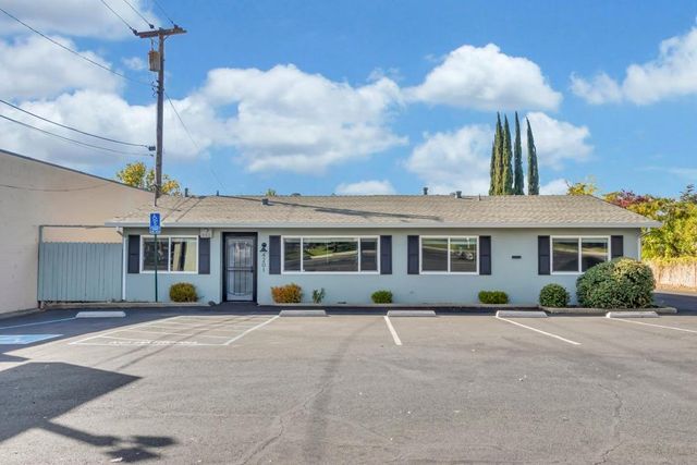 $1,199,000 | 4201 Manzanita Avenue | Del Paso vale