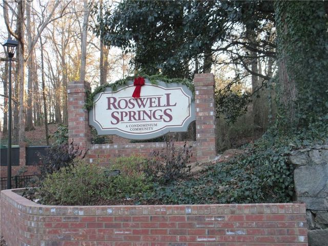 $1,600 | 325 Warm Springs Circle, Unit 325 | Roswell Springs