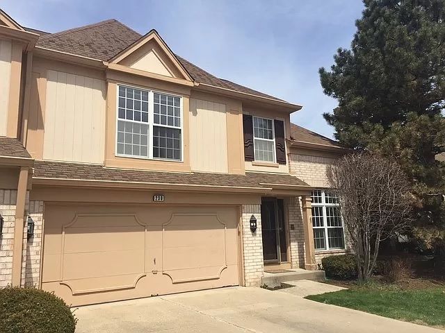 $3,750 | 230 West Fox Hill Drive | Buffalo Grove