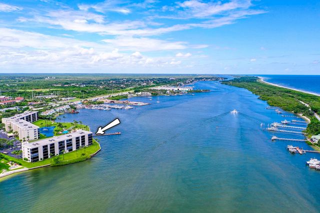 $800,000 | 100 Intracoastal Place, Unit 103