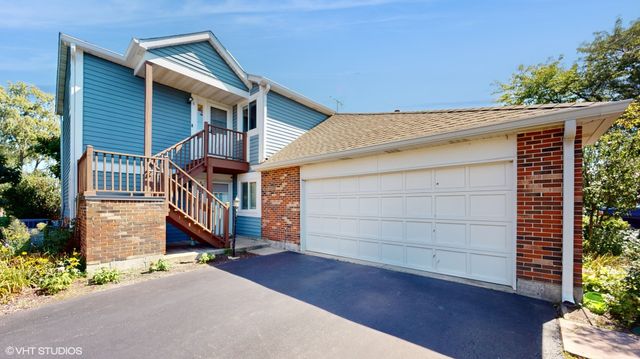 $269,900 | 391 Sandhurst Circle, Unit 8 | Butterfield Manor