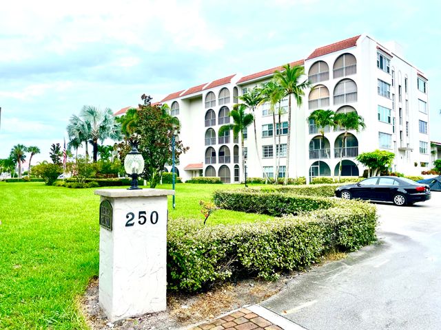 $3,500 | 250 Northeast 20th Street, Unit 3030 | Northeast Boca Raton