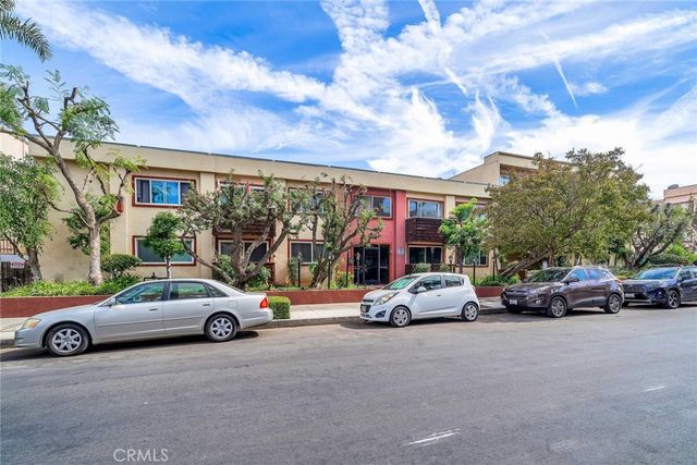 $385,000 | 5414 Newcastle Avenue, Unit 10 | Encino