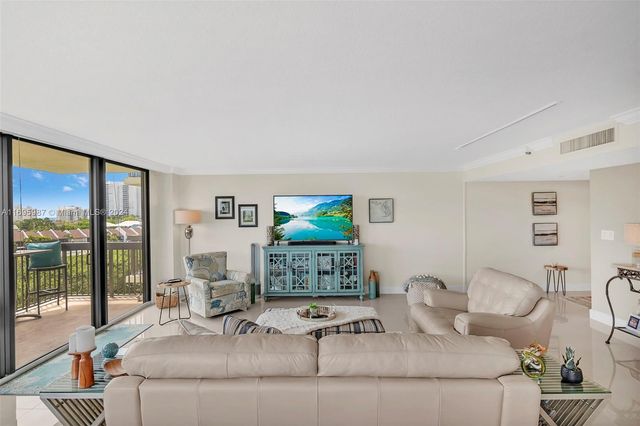 $499,900 | 2900 Northeast 14th Street Causeway, Unit 601 | Avalon Harbor