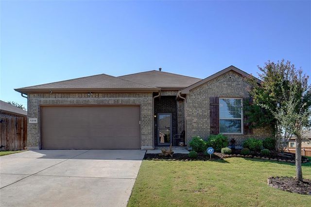 $345,000 | 1316 Glenwood Drive | Azle