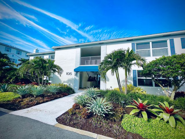 $825,000 | 1015 Ingraham Avenue, Unit 9 | Delray Beach Association