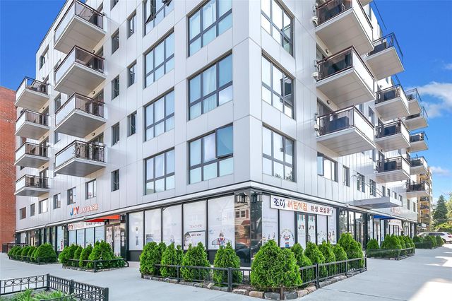 $718,000 | 145-38 34th Avenue, Unit 2C | Murray Hill - Flushing