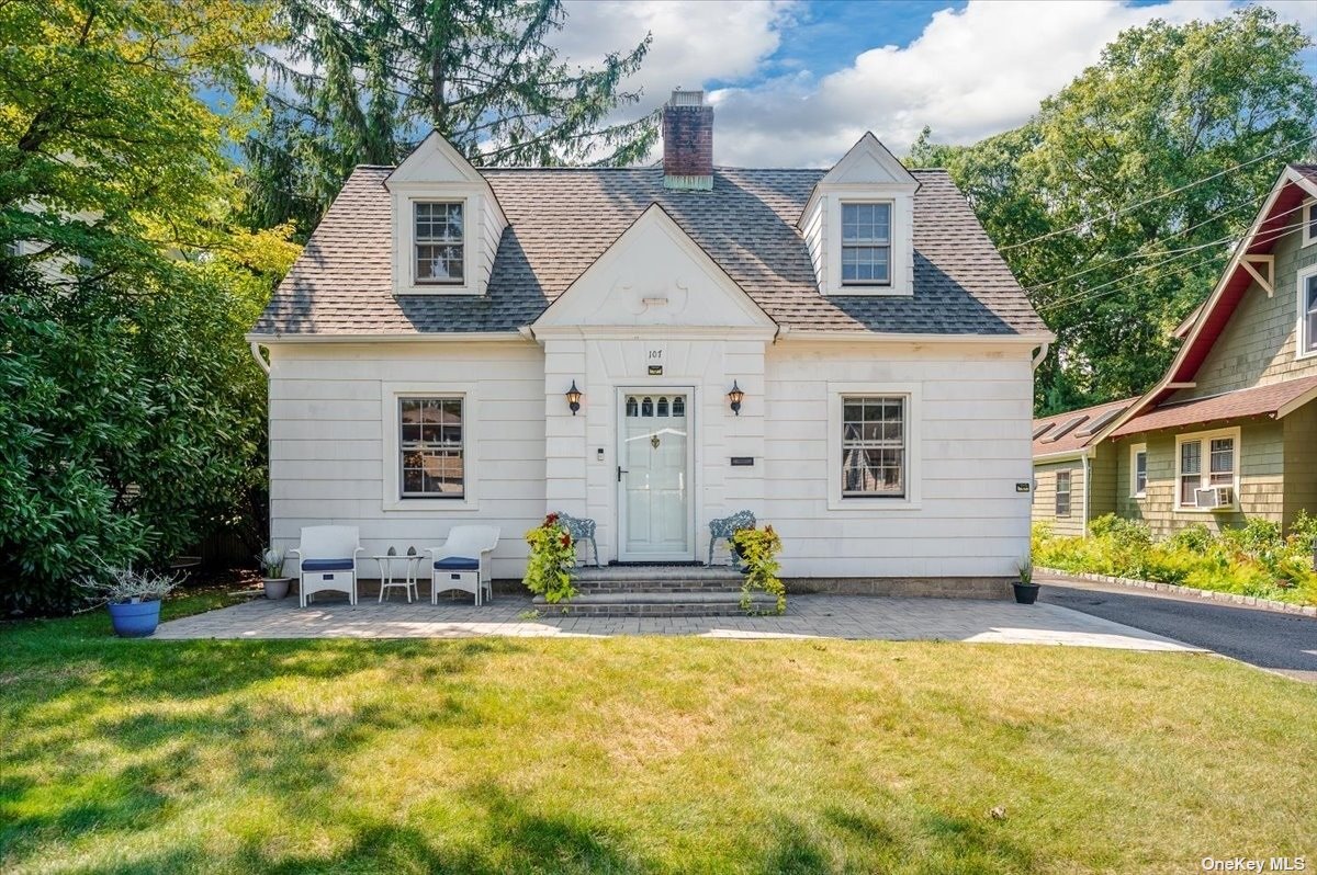 a view of house with outdoor space