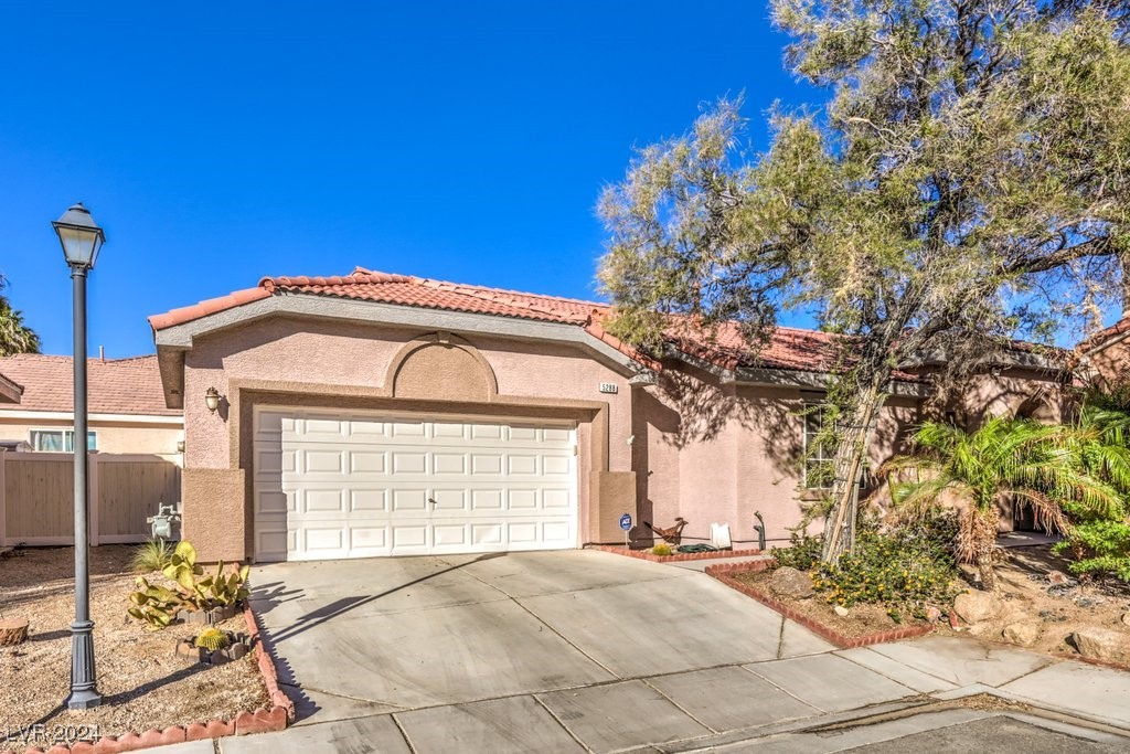 Beautiful 1 story home in Dove Canyon.