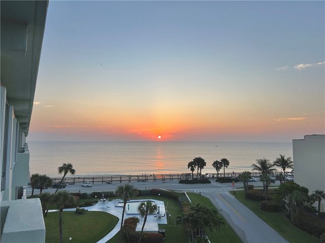 $599,000 | 4049 Ocean Drive, Unit 501 | Oceanside