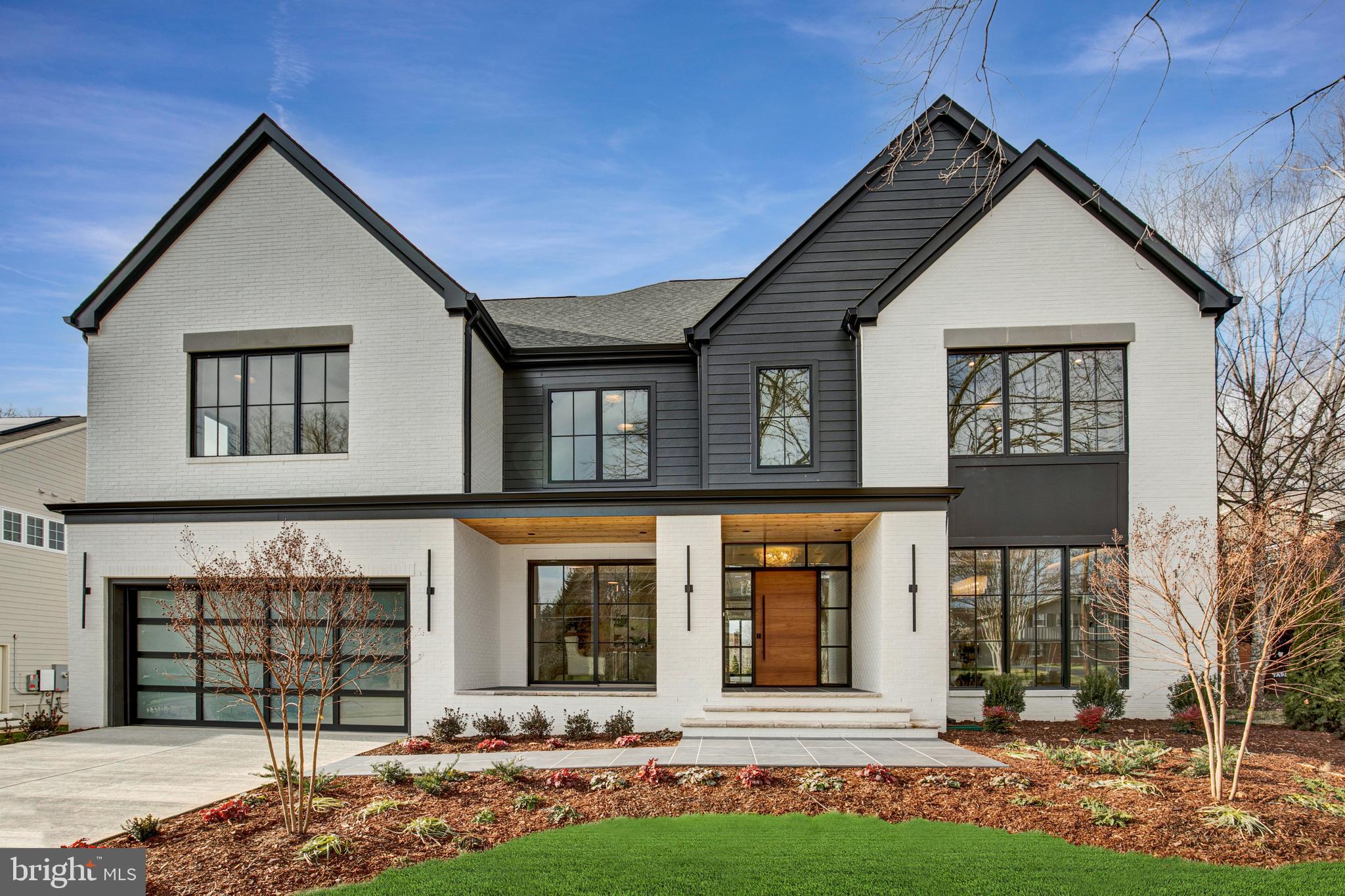 Stunning New Home Home Near the heart of McLean