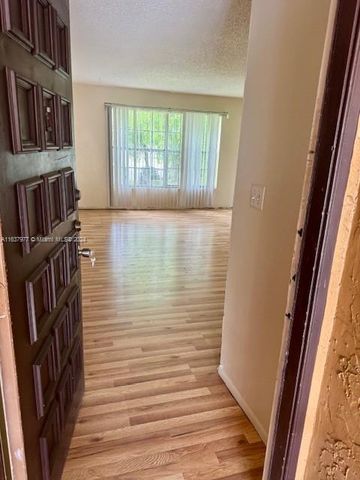 $1,790 | 4220 Northwest 21st Street, Unit 224 | Lauderhill