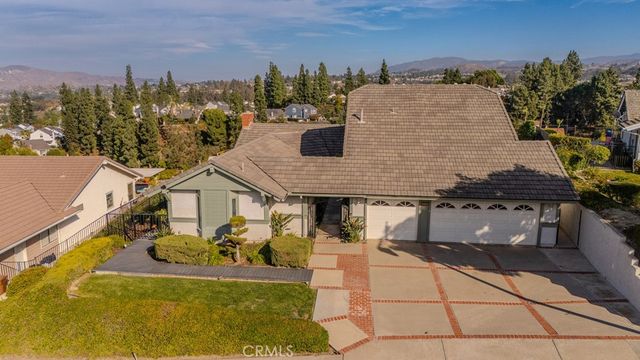 $1,400,000 | 618 South Pathfinder Trail | Anaheim Hills