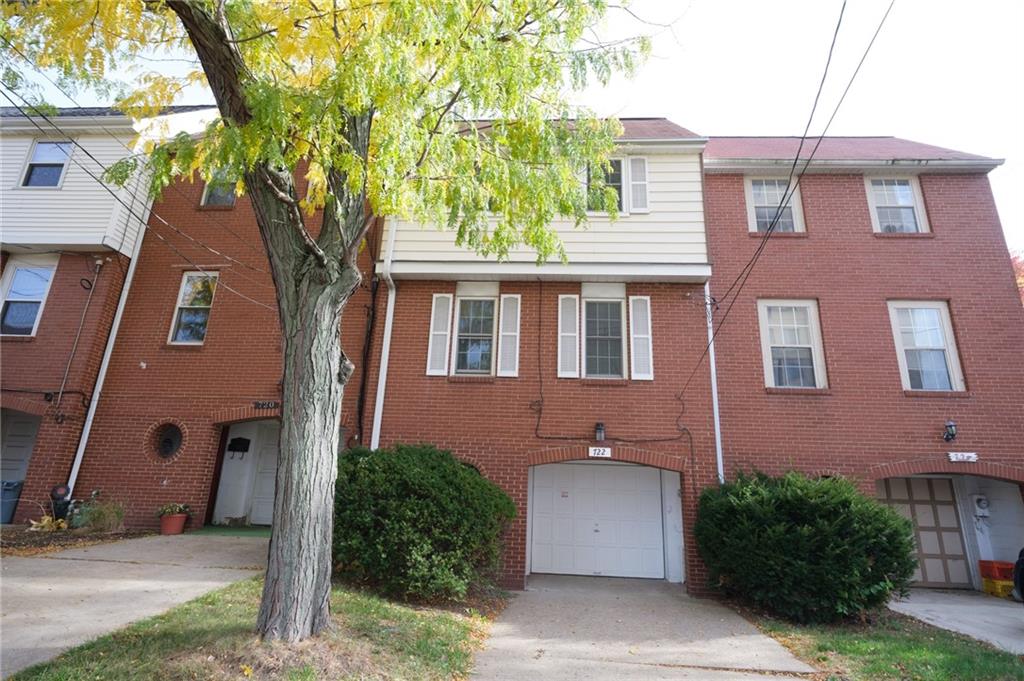 722 Mercer Street front of townhouse.