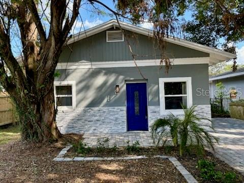 Beautiful Hourglass Bungalow