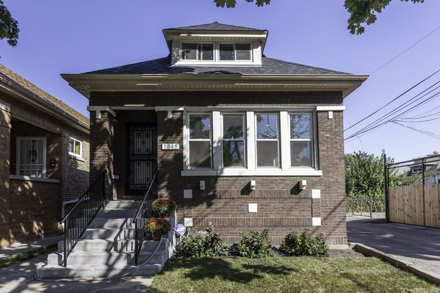 $325,000 | 7045 South Oakley Avenue | Chicago Lawn