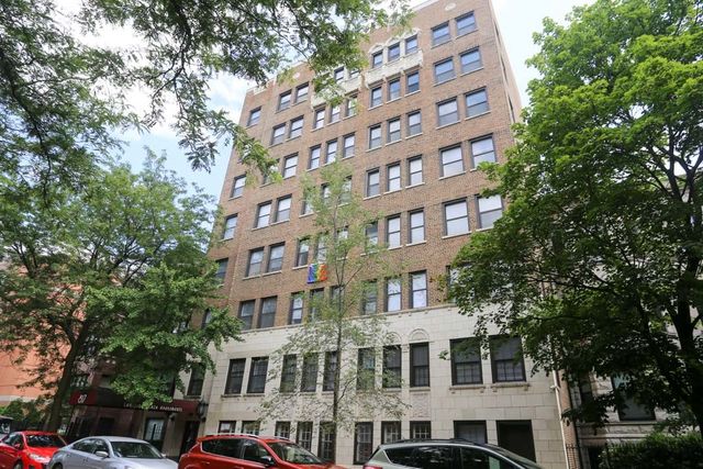 $1,375 | 817 West Lakeside Place, Unit 404 | Uptown Chicago