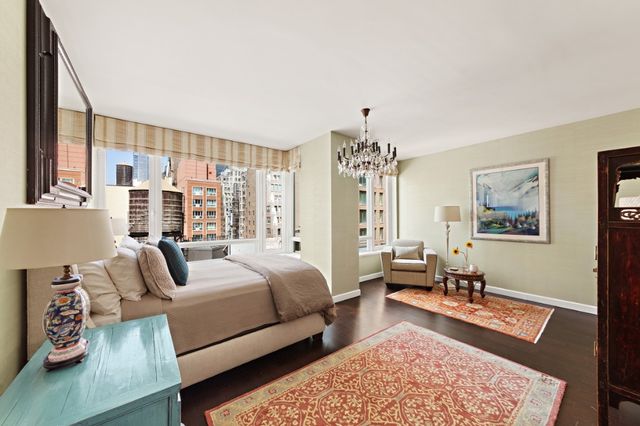 $2,500,000 | 261 West 28th Street, Unit 10D | Chelsea