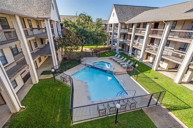 $200,000 | 218 North Texas Boulevard, Unit 305 | Denton