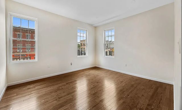 $2,950 | 22-80 Steinway Street, Unit 4 | Astoria