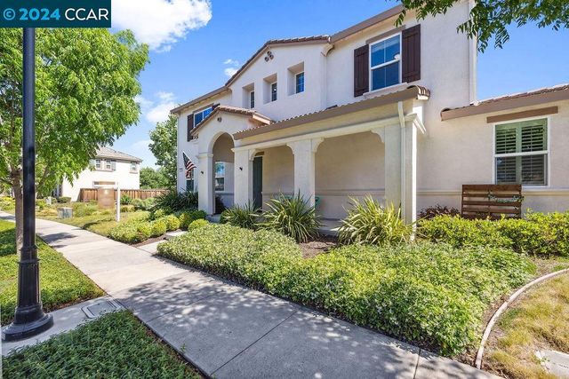 $799,000 | 2030 Salice Way | Brentwood