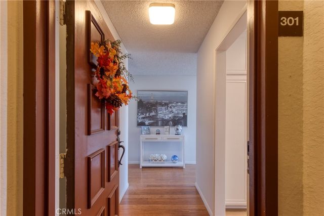 $579,000 | 4170 Elm Avenue, Unit 301 | Bixby Knolls