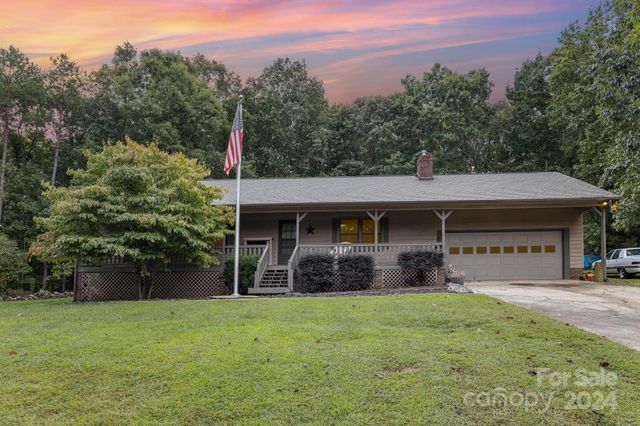 $300,000 | 1142 Foxberry Road | Lincolnton Township - Lincoln County