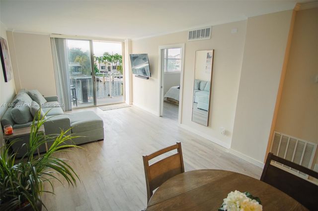 $399,000 | 1777 Southeast 15th Street, Unit 217 | Harbordale