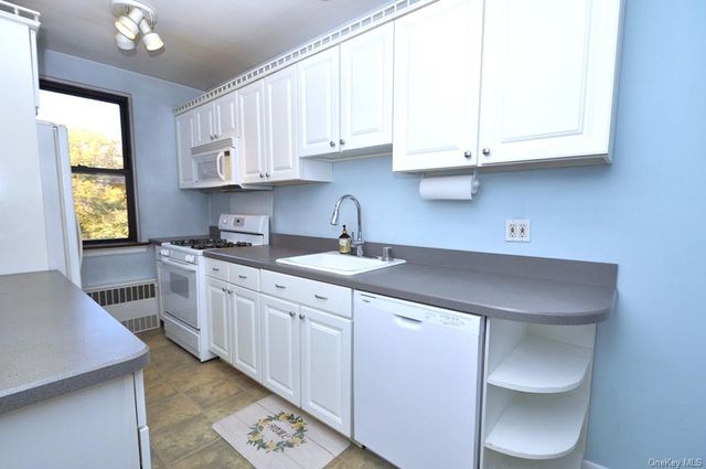 $189,000 | 142 Garth Road, Unit 5T | Eastchester