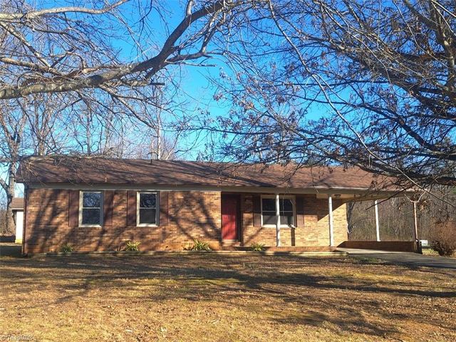 $225,000 | 944 Doe Run Road