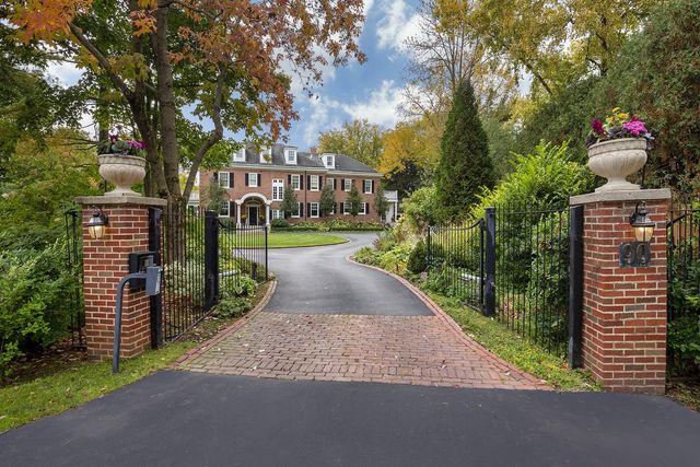 $4,850,000 | 90 Locust Road | New Trier Township - Cook County