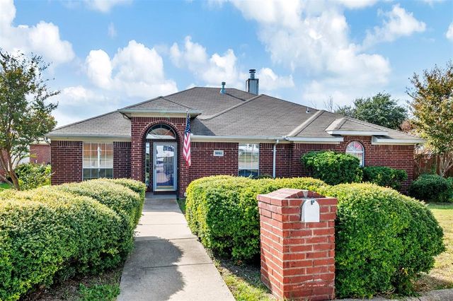 $325,000 | 10513 Lone Pine Lane | Fort Worth