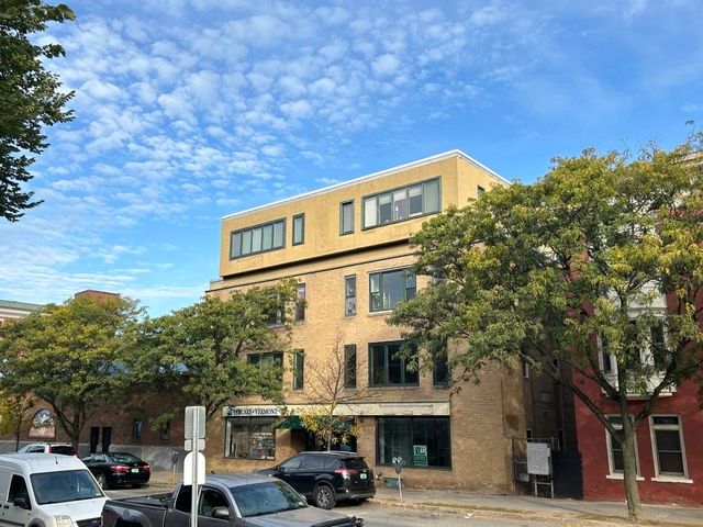 $415,000 | 230 College Street, Unit 8 | Downtown Burlington