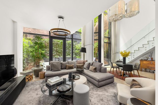 $5,995,000 | 15 Renwick Street, Unit TH3 | Hudson Square